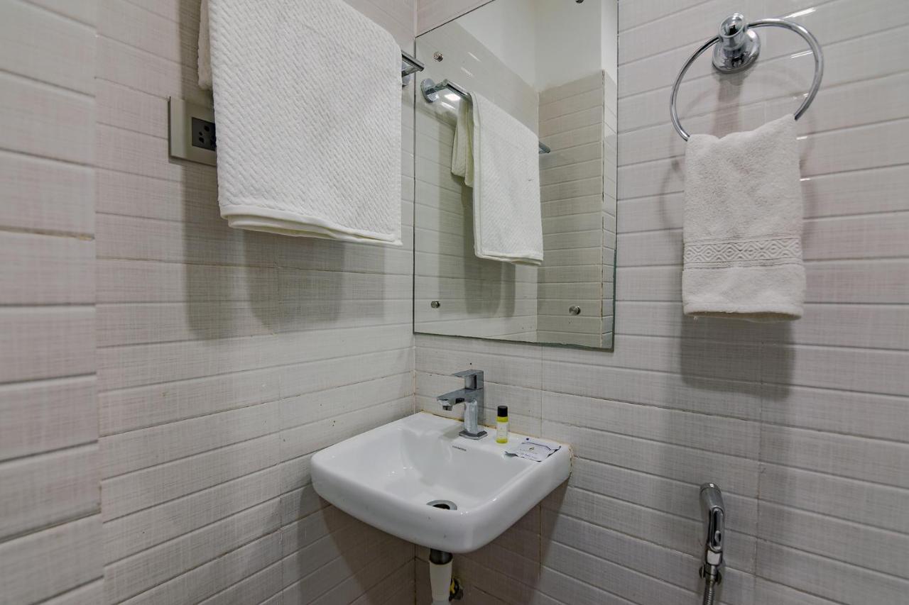 Fabhotel Middleton Desire - Nr Niladri Vihar Square Bhubaneswar Exteriör bild